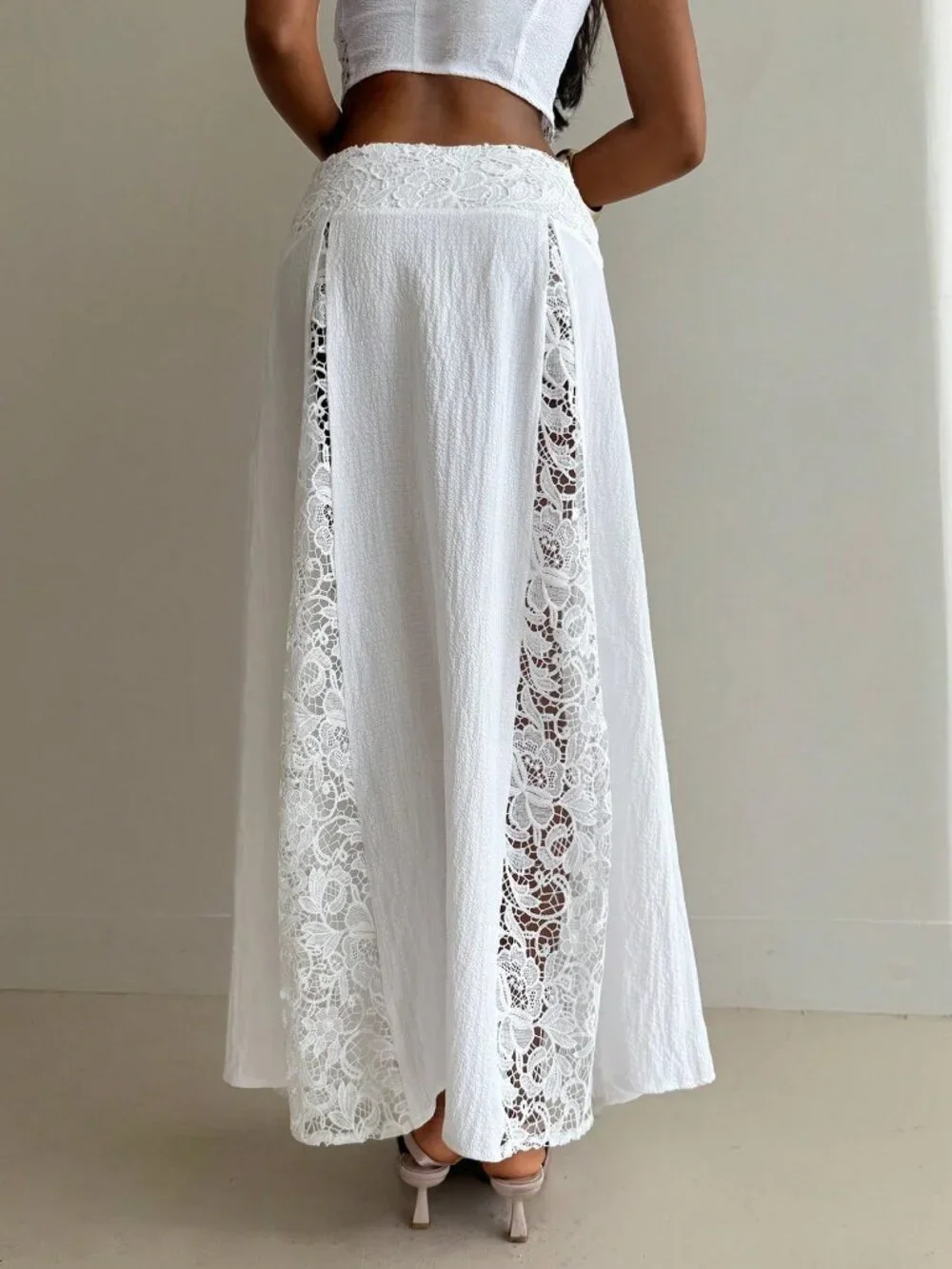 Elegant White Women's Low Waist Lace detailed maxi Skirt - Picture 3 of 9
